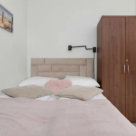 Piekny Sloneczny Blisko Plazy Dla 4 Osob By Renters Lejlighed Gdańsk